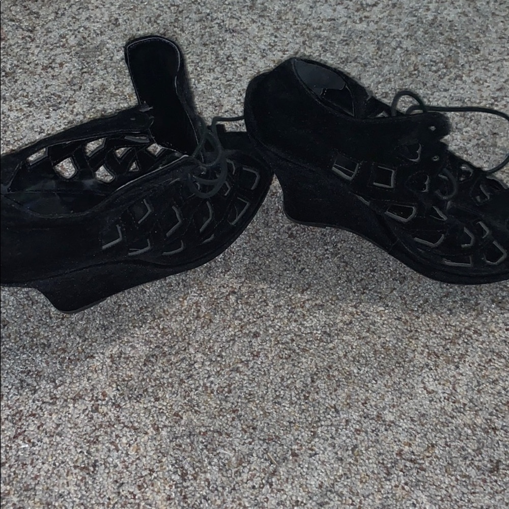 Delicacy heels